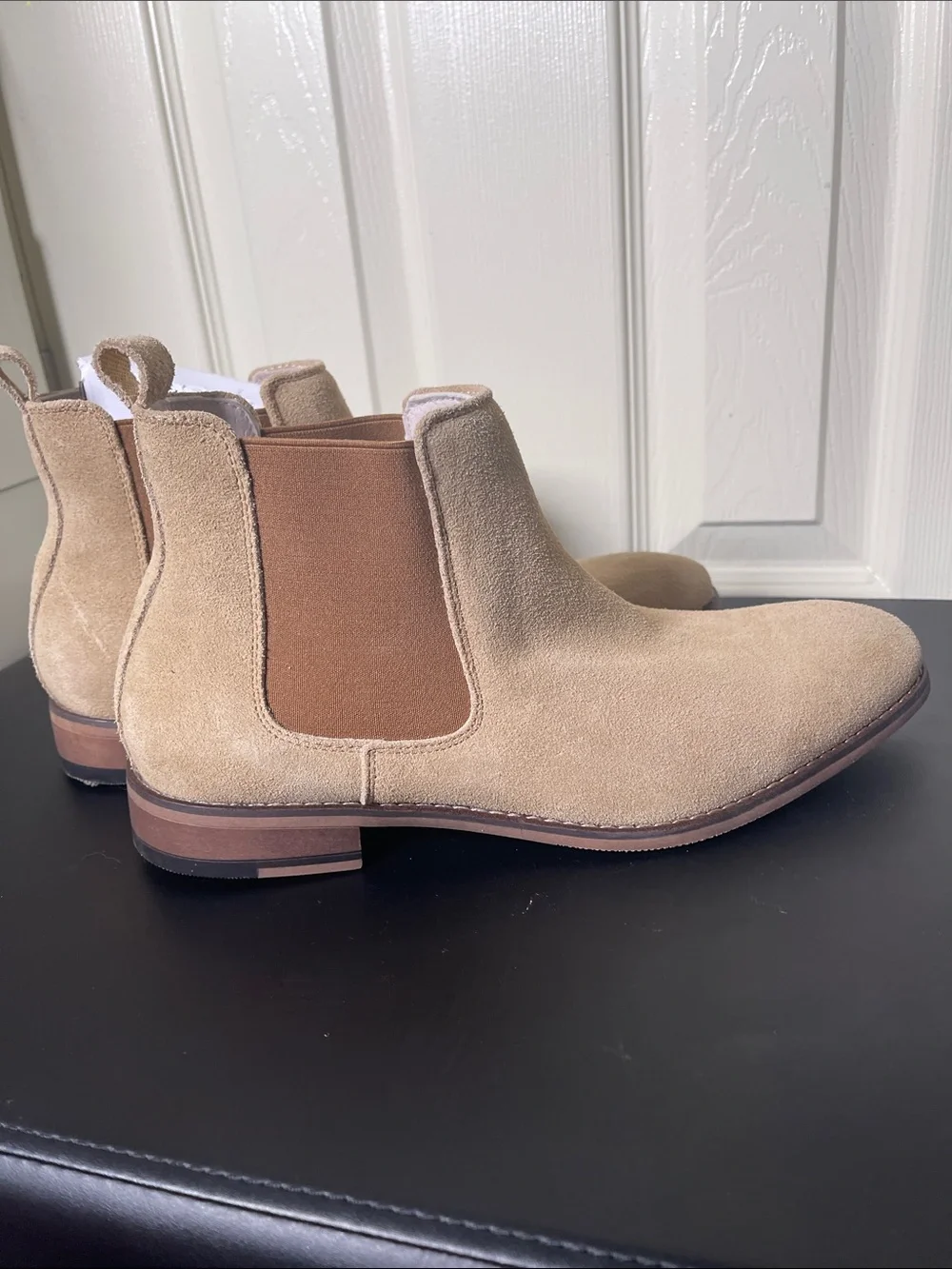 Men's Suede Chukka Boots in Light Beige with Brown Elastic